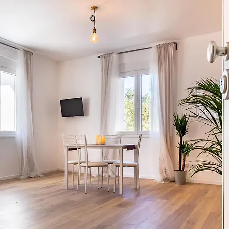 Opera & Expo Lägenhet *